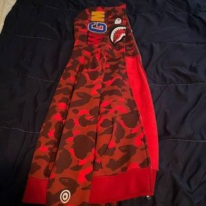 Red bape hoodie L